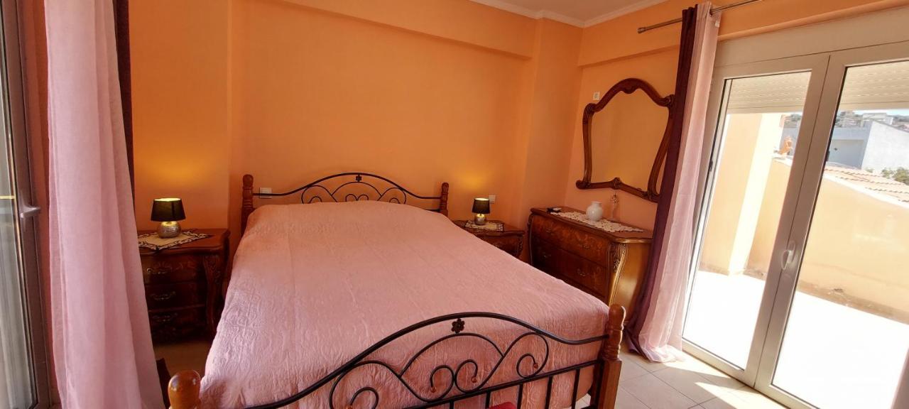 Anastacias Apartment Artemida  Bagian luar foto