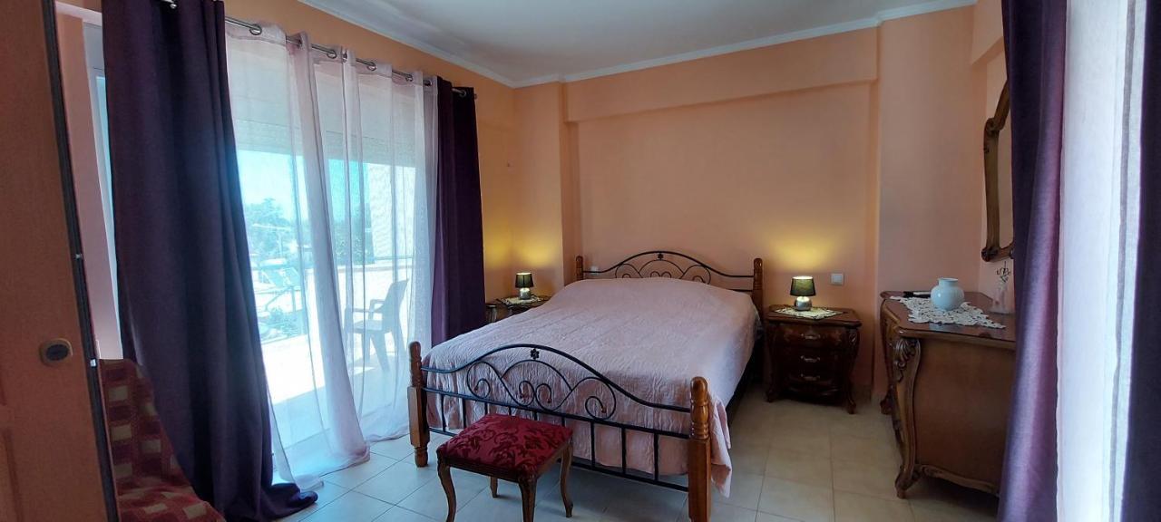 Anastacias Apartment Artemida  Bagian luar foto