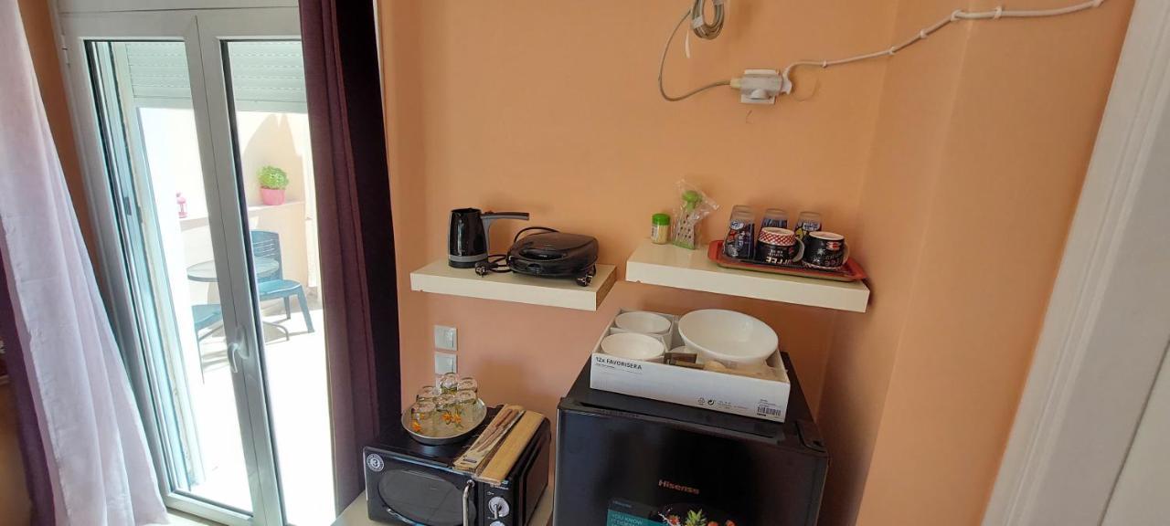 Anastacias Apartment Artemida  Bagian luar foto