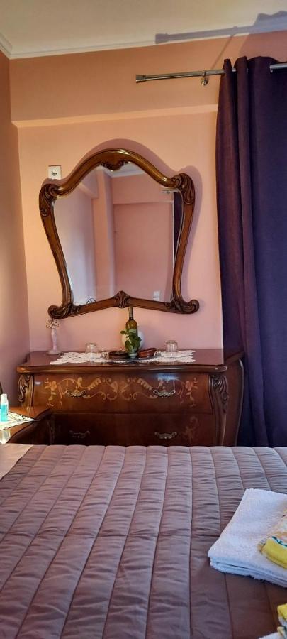 Anastacias Apartment Artemida  Bagian luar foto