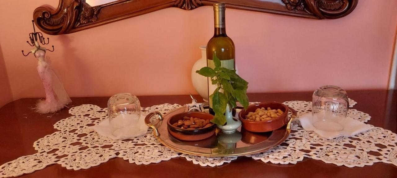Anastacias Apartment Artemida  Bagian luar foto